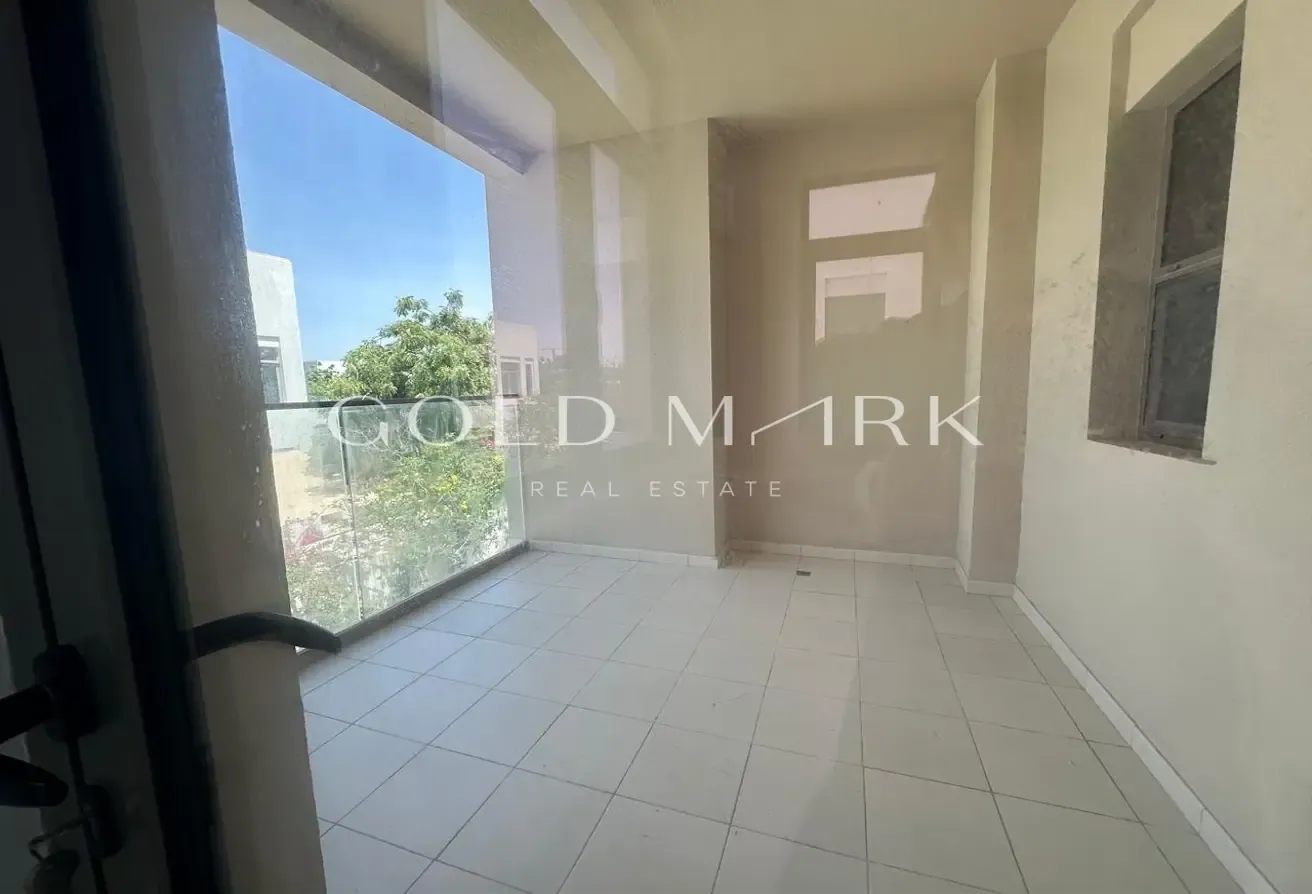 Type J | Well Maintained | Ready to Move