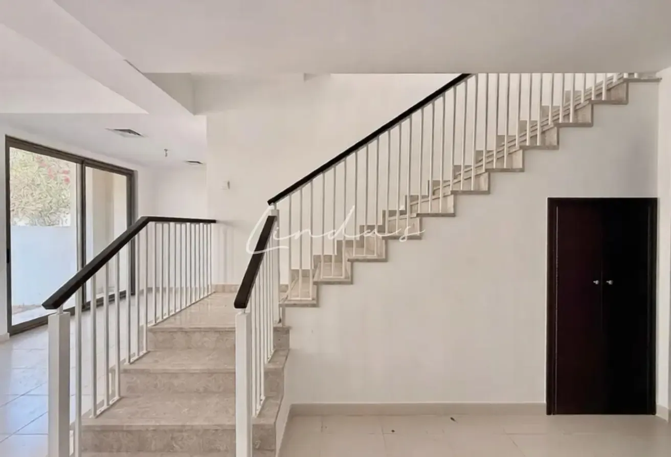3 bed + Study + Maids | Vacant | Ready to Move in