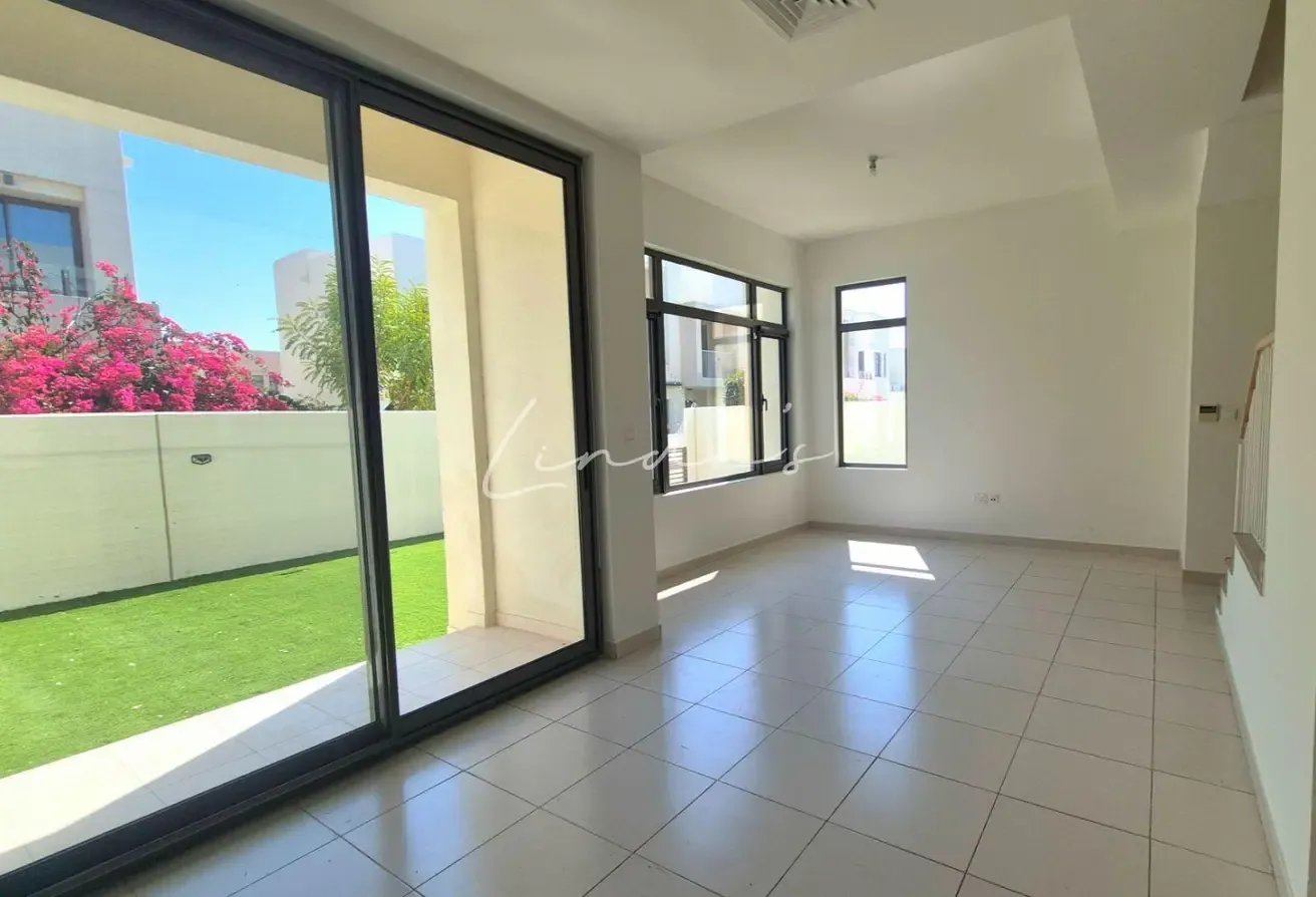Townhouse for Rent | Corner Unit | Vacant