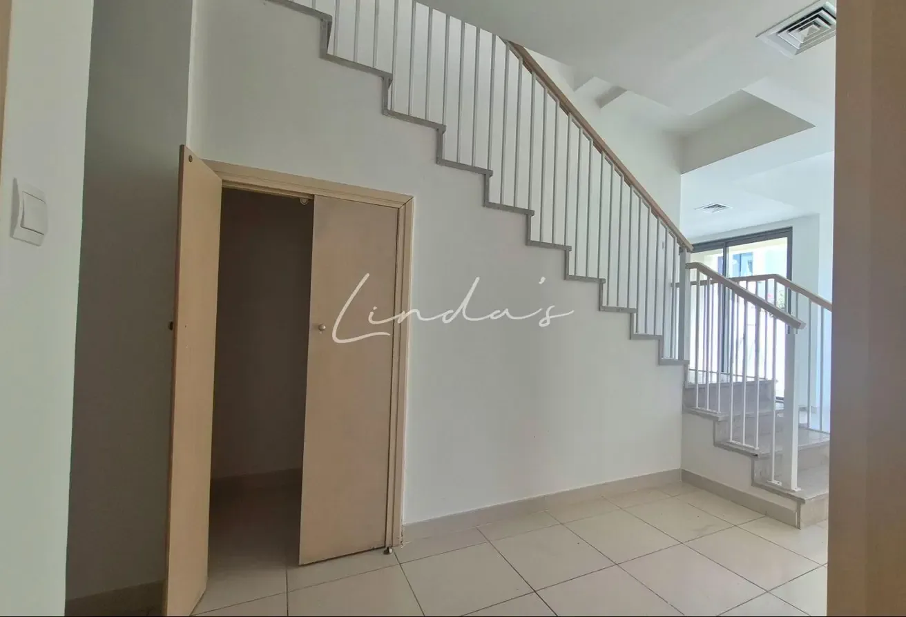 Townhouse for Rent | Corner Unit | Vacant