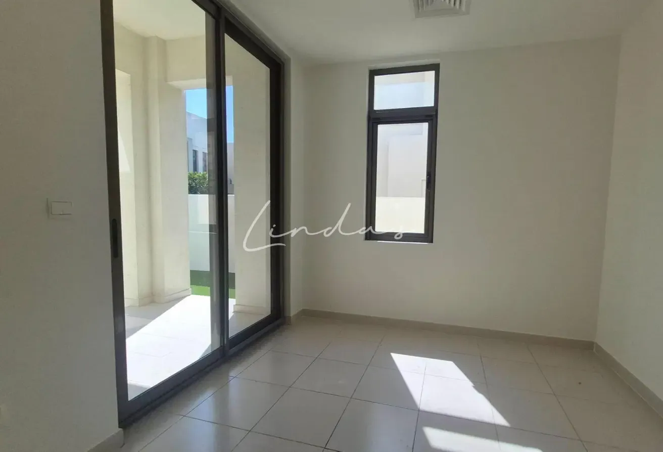 Townhouse for Rent | Corner Unit | Vacant