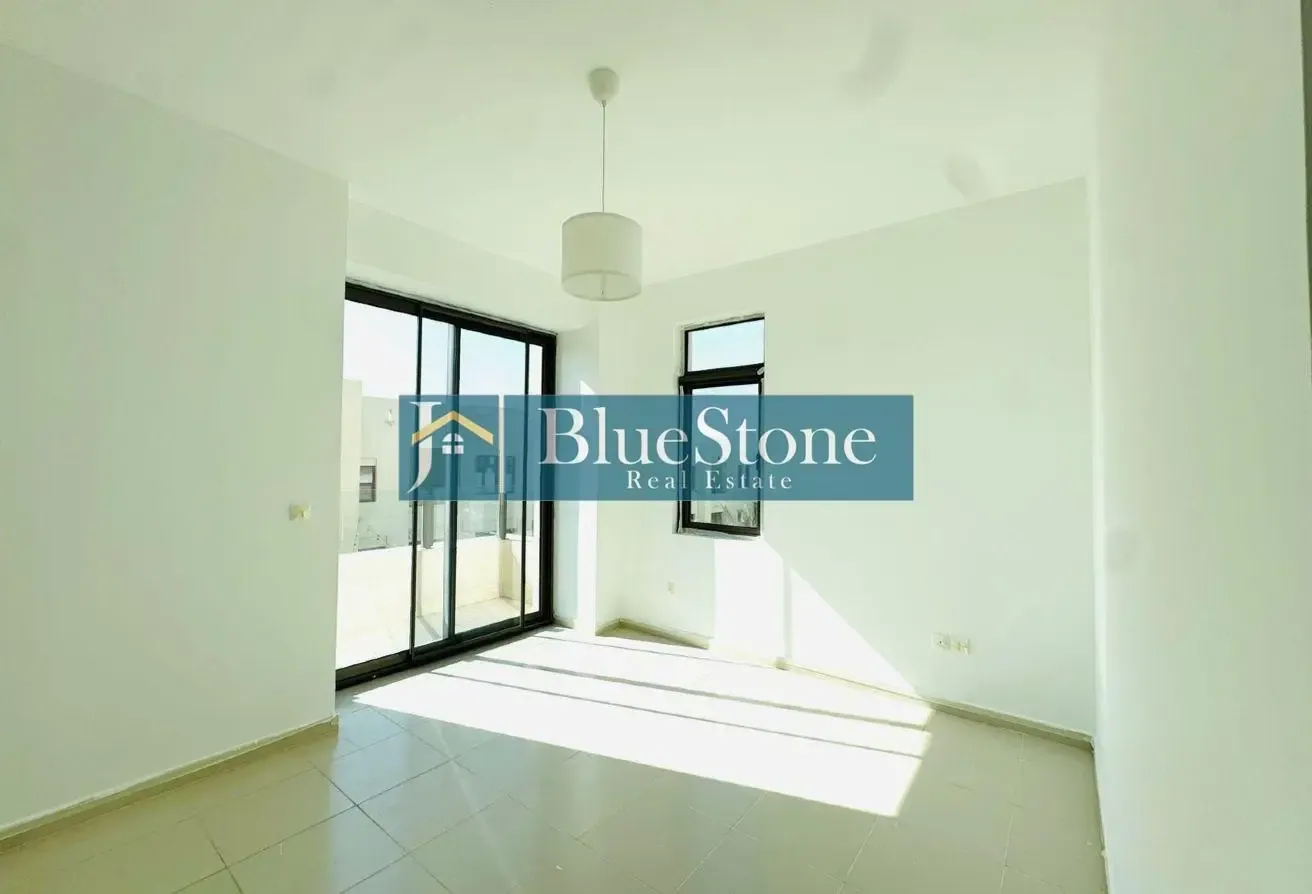 Spacious | 3Bed + Maid + Study | Available|