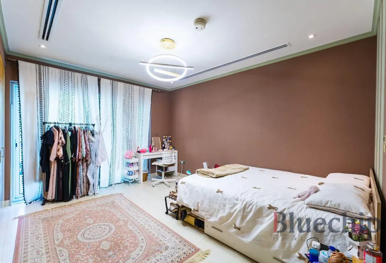 One on the ground floor | With Pool | Spacious