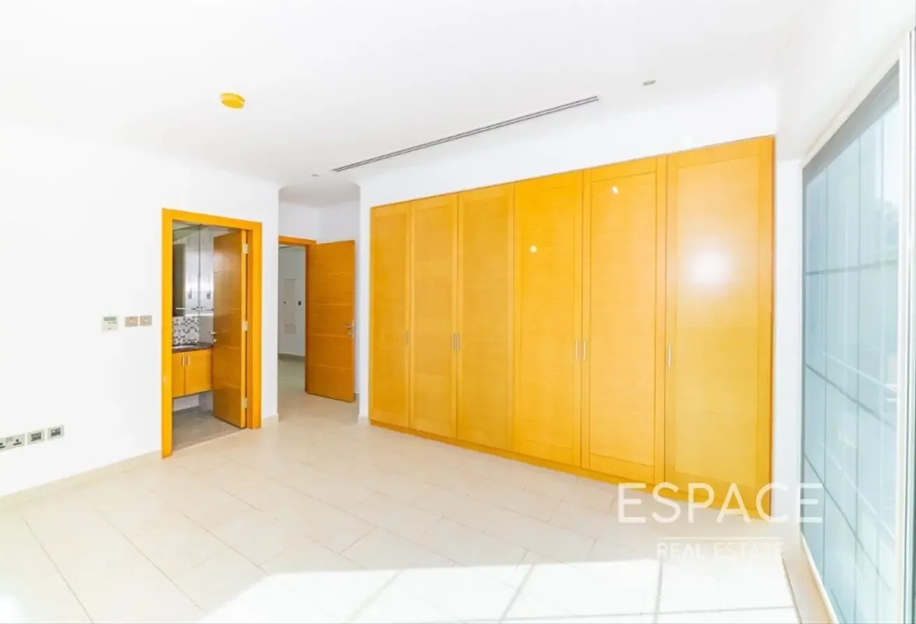 4 Bed | Close to Amenities | Vacant 25th Aug