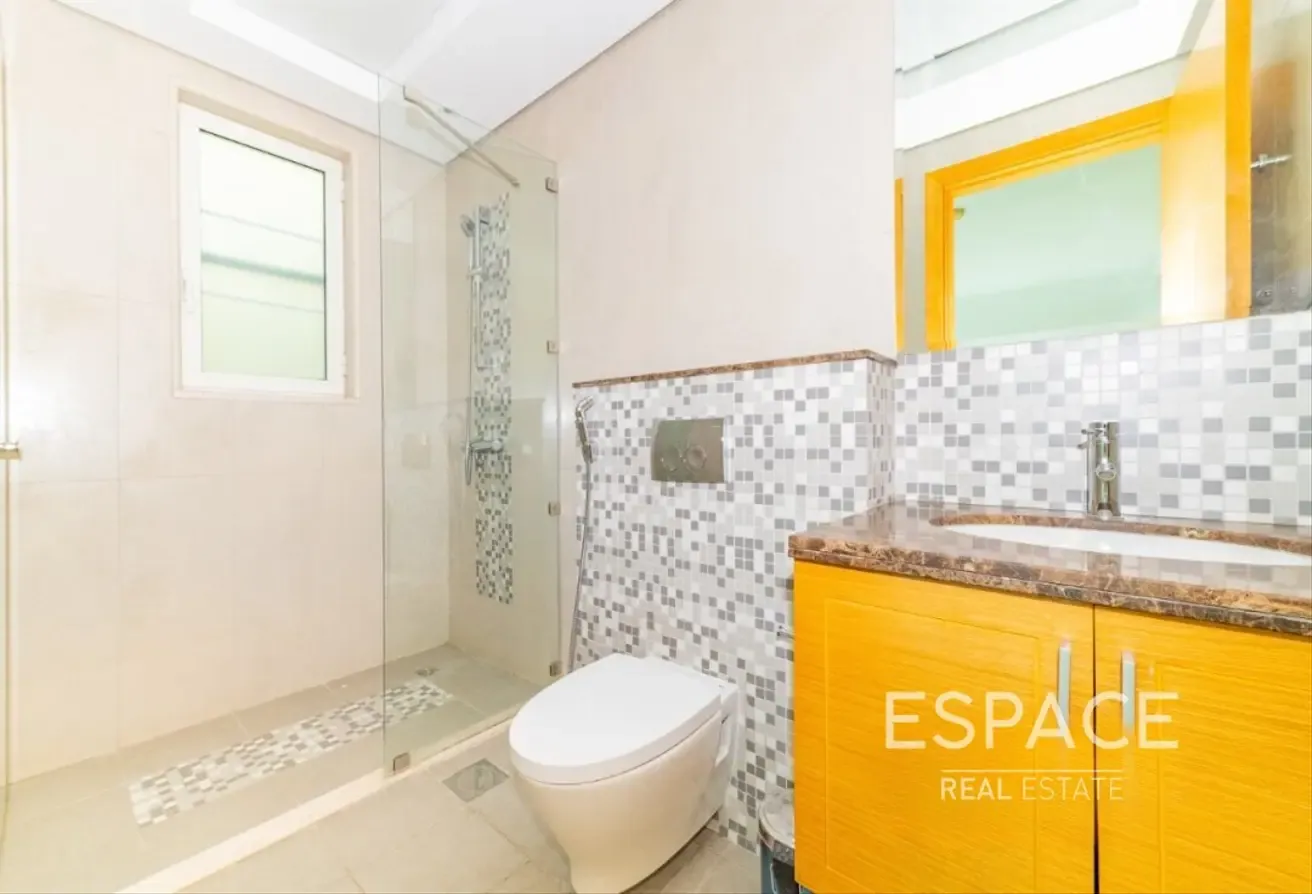 4 Bed | Close to Amenities | Vacant 25th Aug