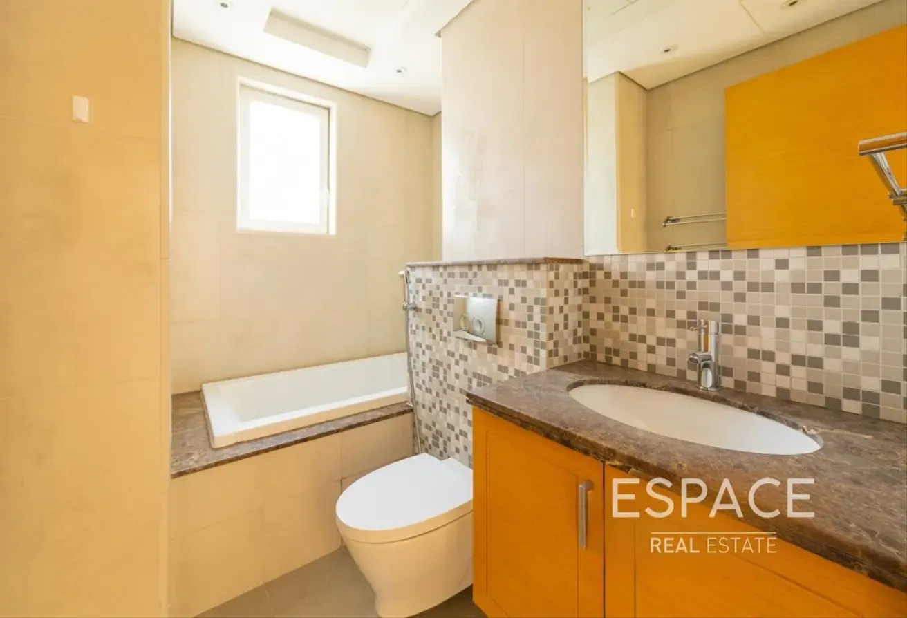 4 Bed | Close to Amenities | Vacant 25th Aug