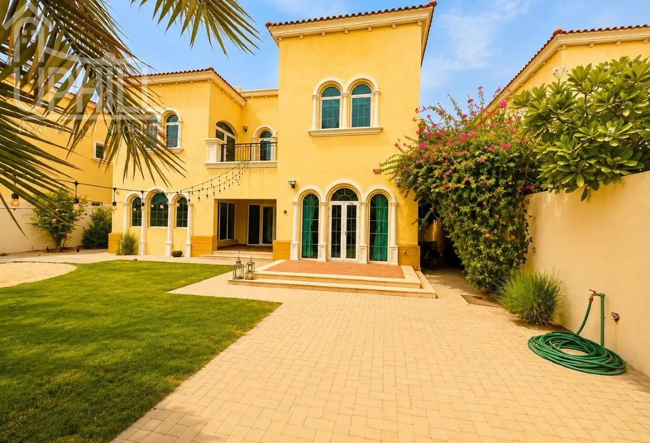 Well Maintained 3 Beds District 8 Jumeirah Park