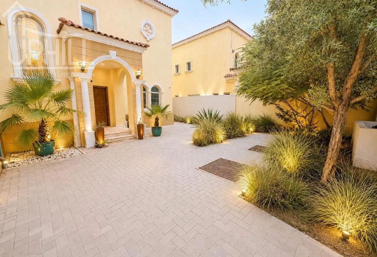 Well Maintained 3 Beds District 8 Jumeirah Park