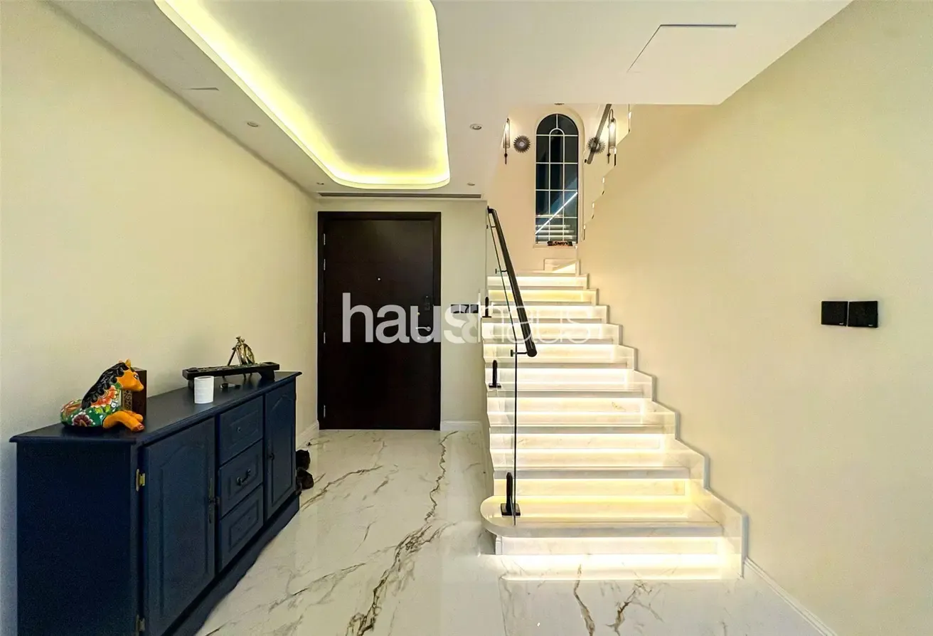Fully Upgraded | Furnished | Landscaped Garden