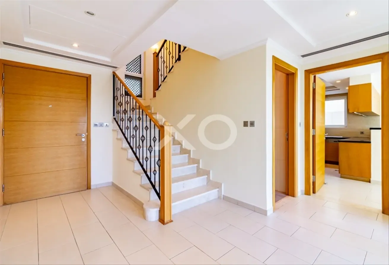 Private Pool | Vacant | Well Maintained