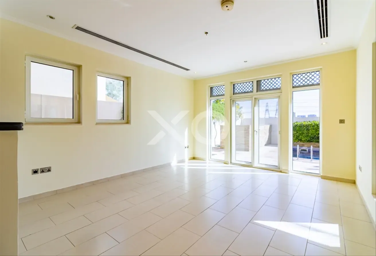Private Pool | Vacant | Well Maintained