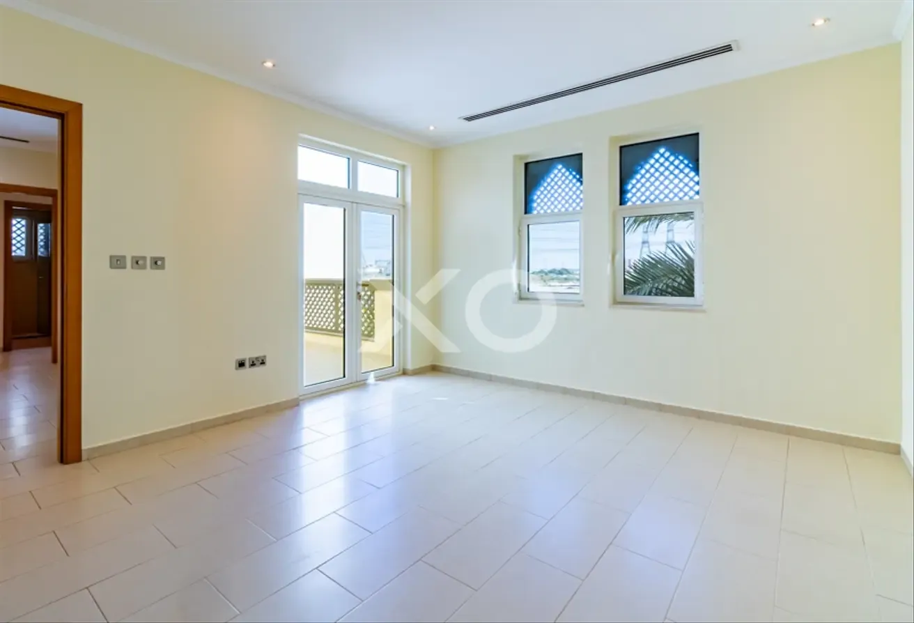 Private Pool | Vacant | Well Maintained