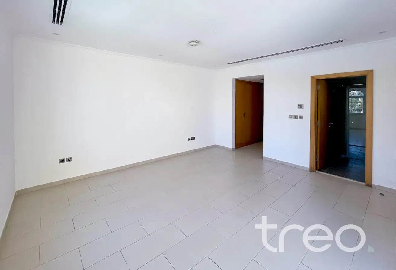 Internal | D8 | Vacant Soon | Landscaped