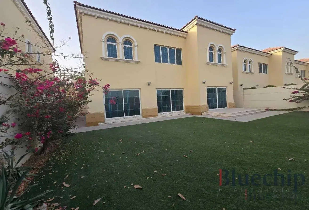 Well Maintained I Spacious I Lush Green Garden