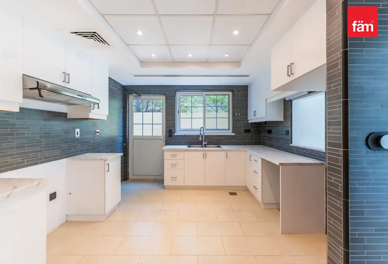 Single Row | Vacant Now | Smart Home System