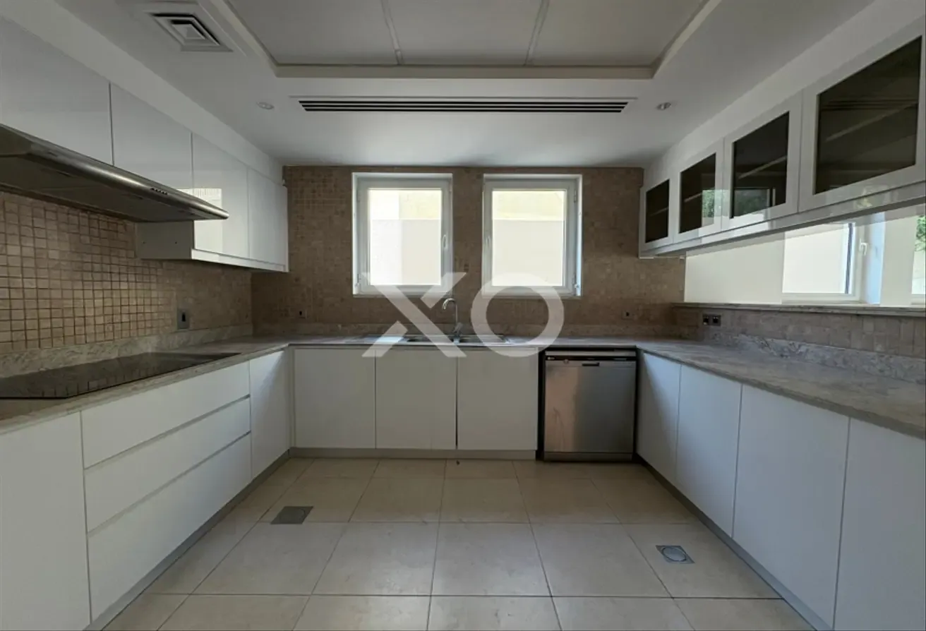 Upgraded Kitchen | Corner Plot | September