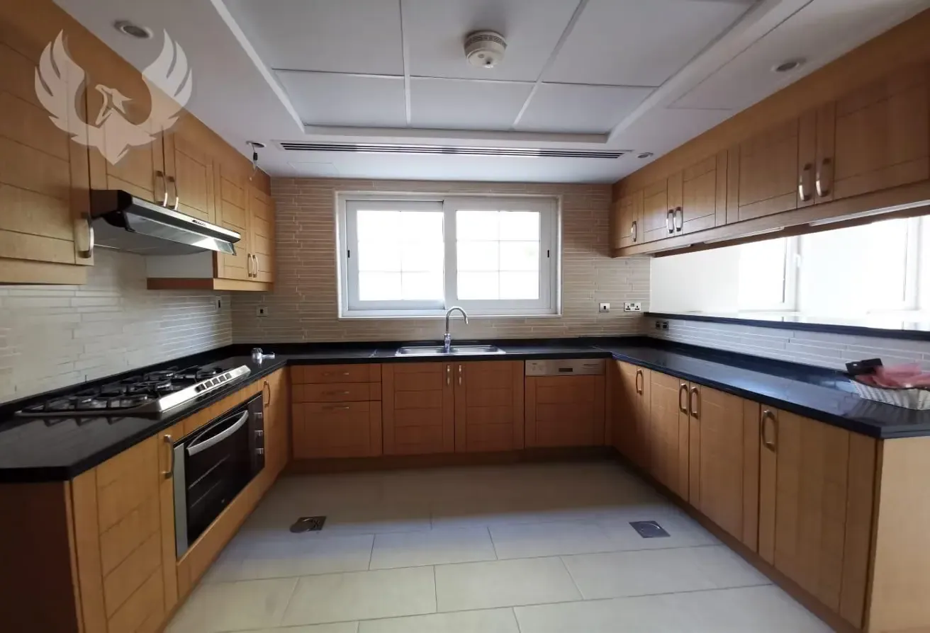 Stunning Villa    Spacious Layout  |  Exclusive