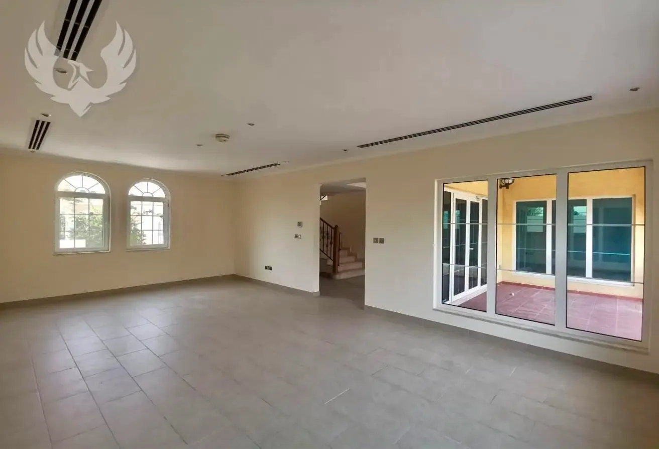 Stunning Villa    Spacious Layout  |  Exclusive
