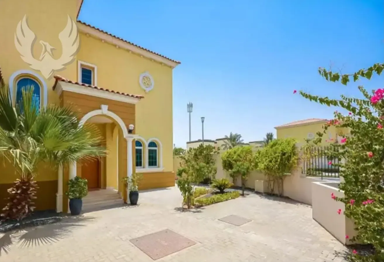 Stunning Villa    Spacious Layout  |  Exclusive