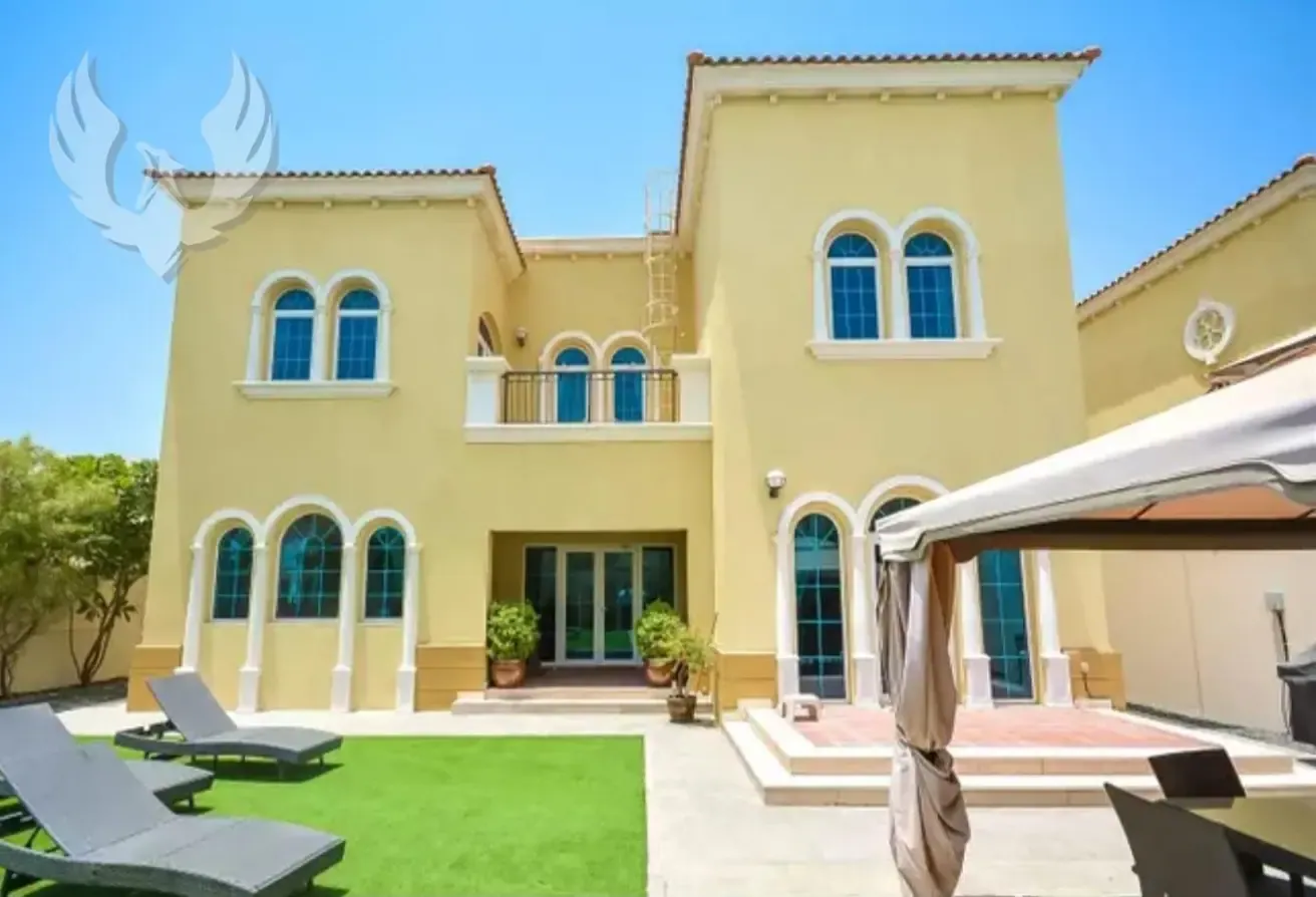 Stunning Villa    Spacious Layout  |  Exclusive