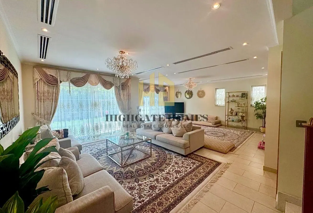 NEW in the Market | EXCLUSIVE | Well-Kept Villa