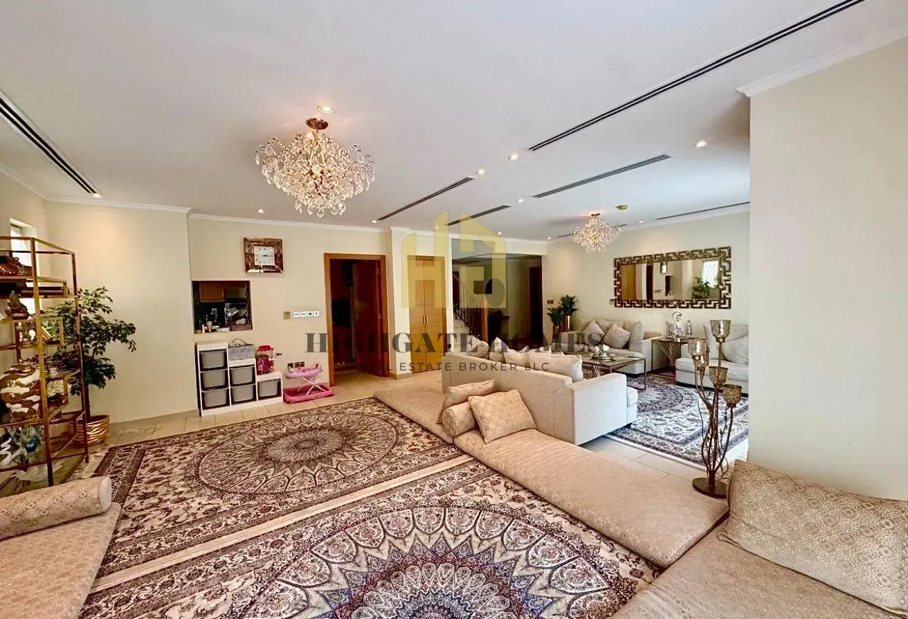 NEW in the Market | EXCLUSIVE | Well-Kept Villa