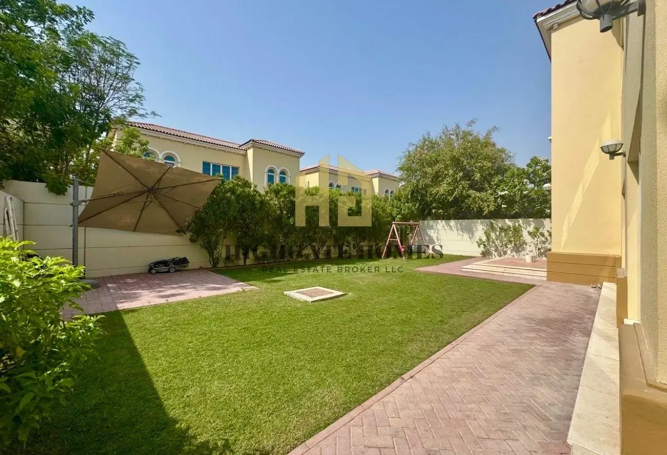 NEW in the Market | EXCLUSIVE | Well-Kept Villa