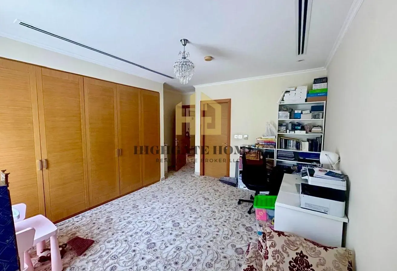 NEW in the Market | EXCLUSIVE | Well-Kept Villa