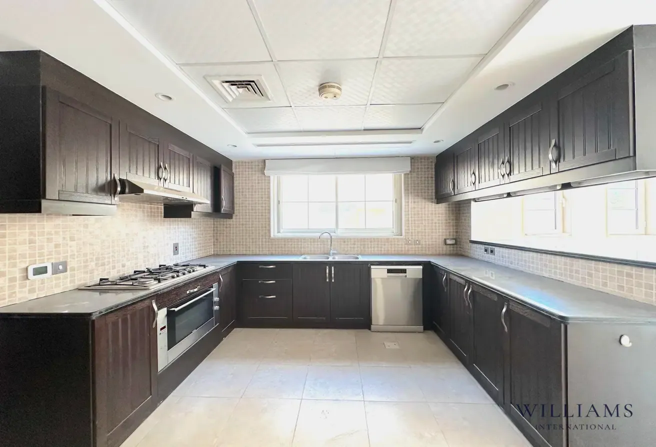 3 BED SMALL | VACANT | VILLA REFRESHED
