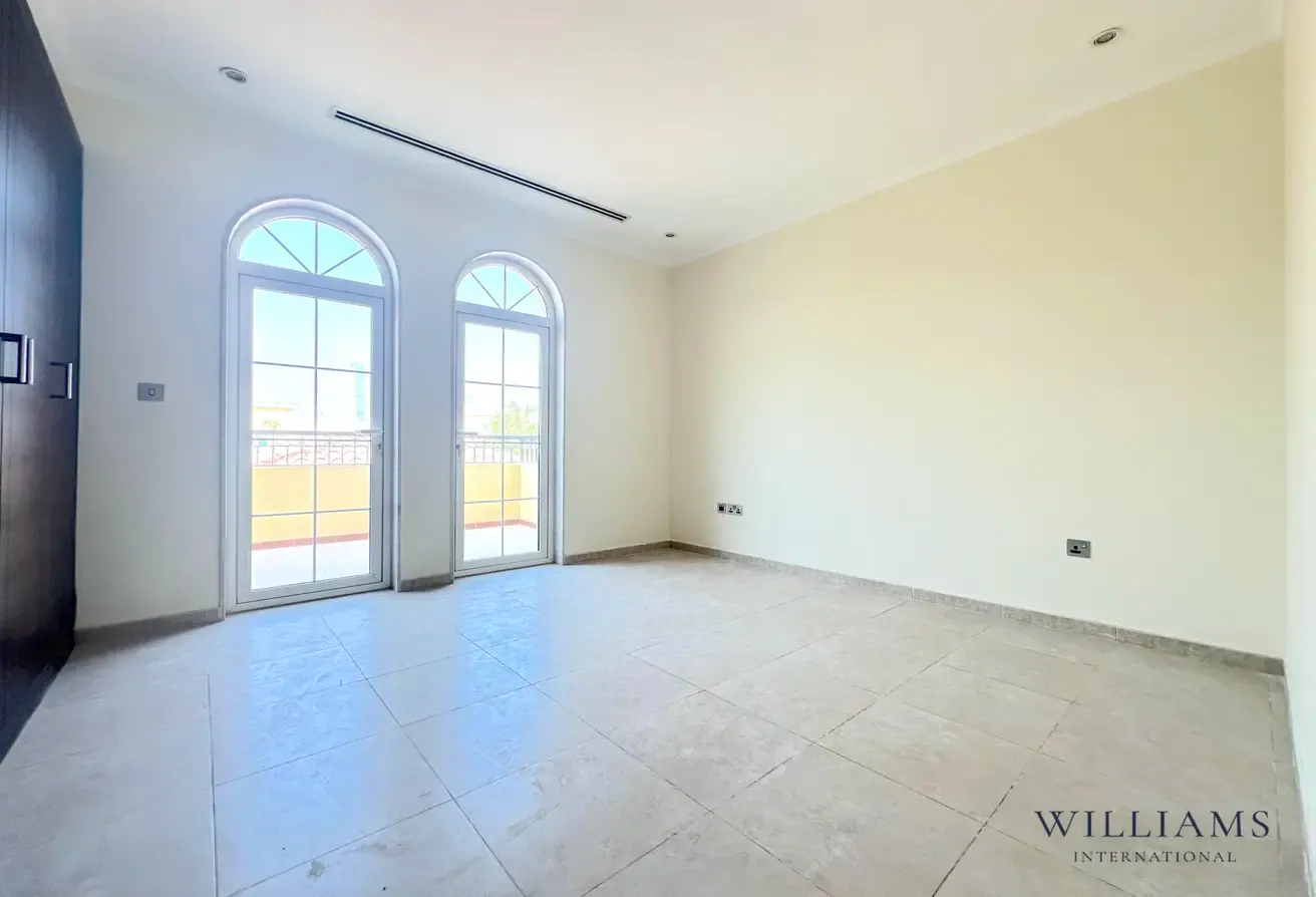 3 BED SMALL | VACANT | VILLA REFRESHED