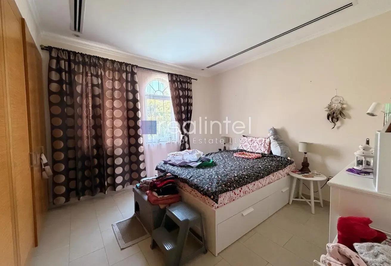 Legacy Small | Exclusive | Well Maintained