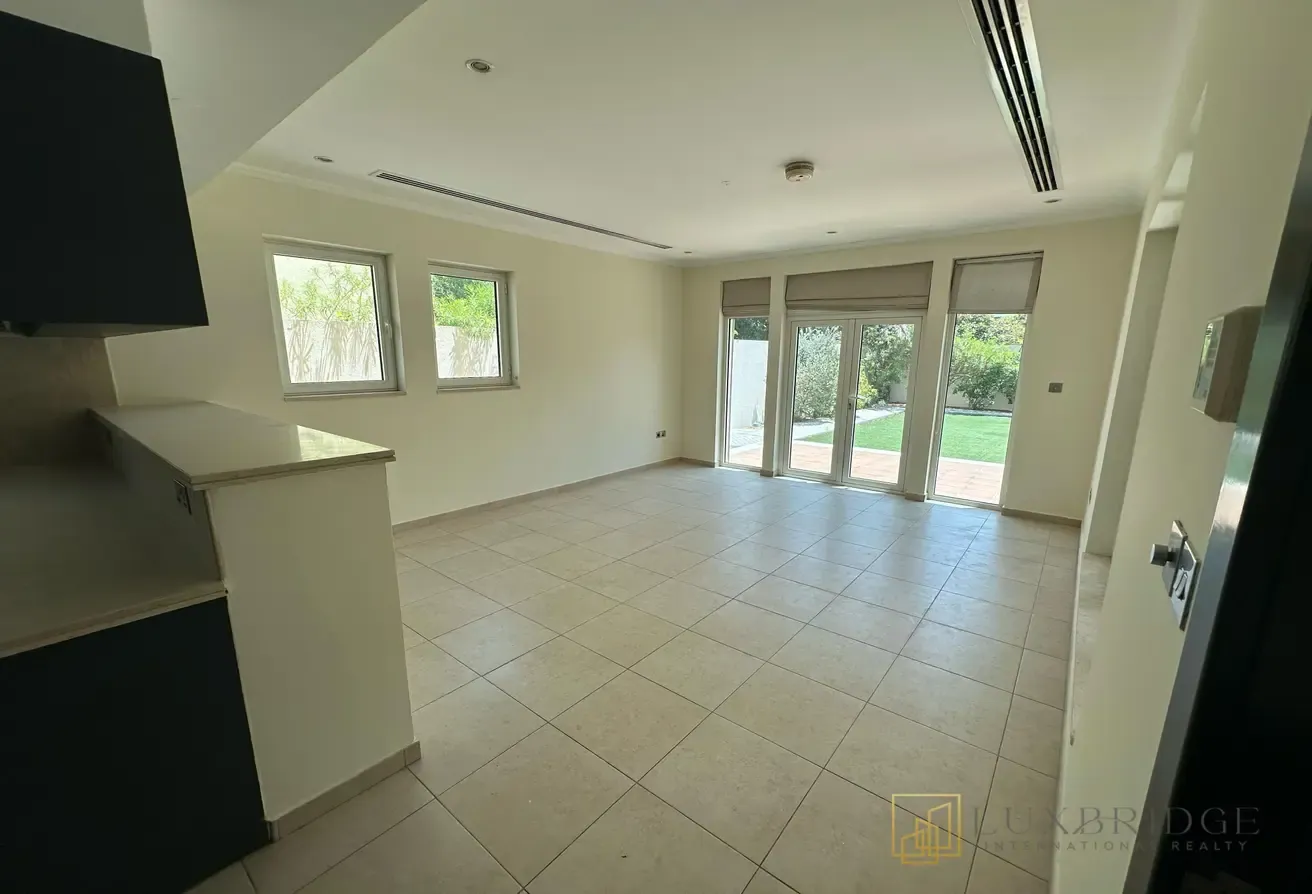 Spacious Villa | Private Garden | Modern Living