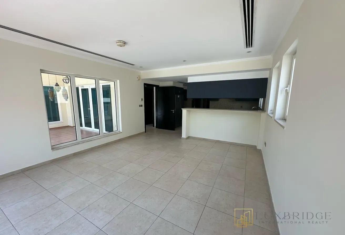 Spacious Villa | Private Garden | Modern Living