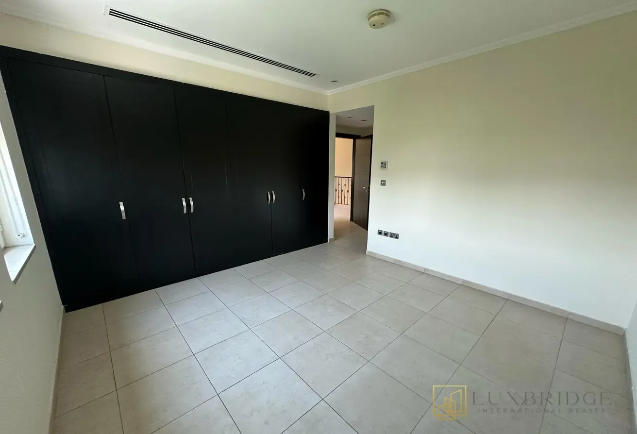 Spacious Villa | Private Garden | Modern Living