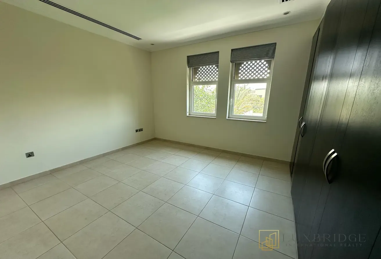 Spacious Villa | Private Garden | Modern Living