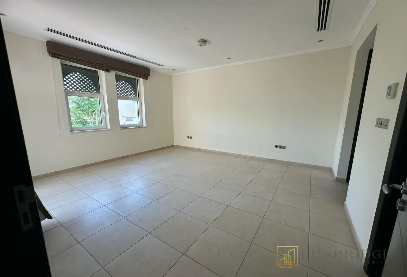 Spacious Villa | Private Garden | Modern Living