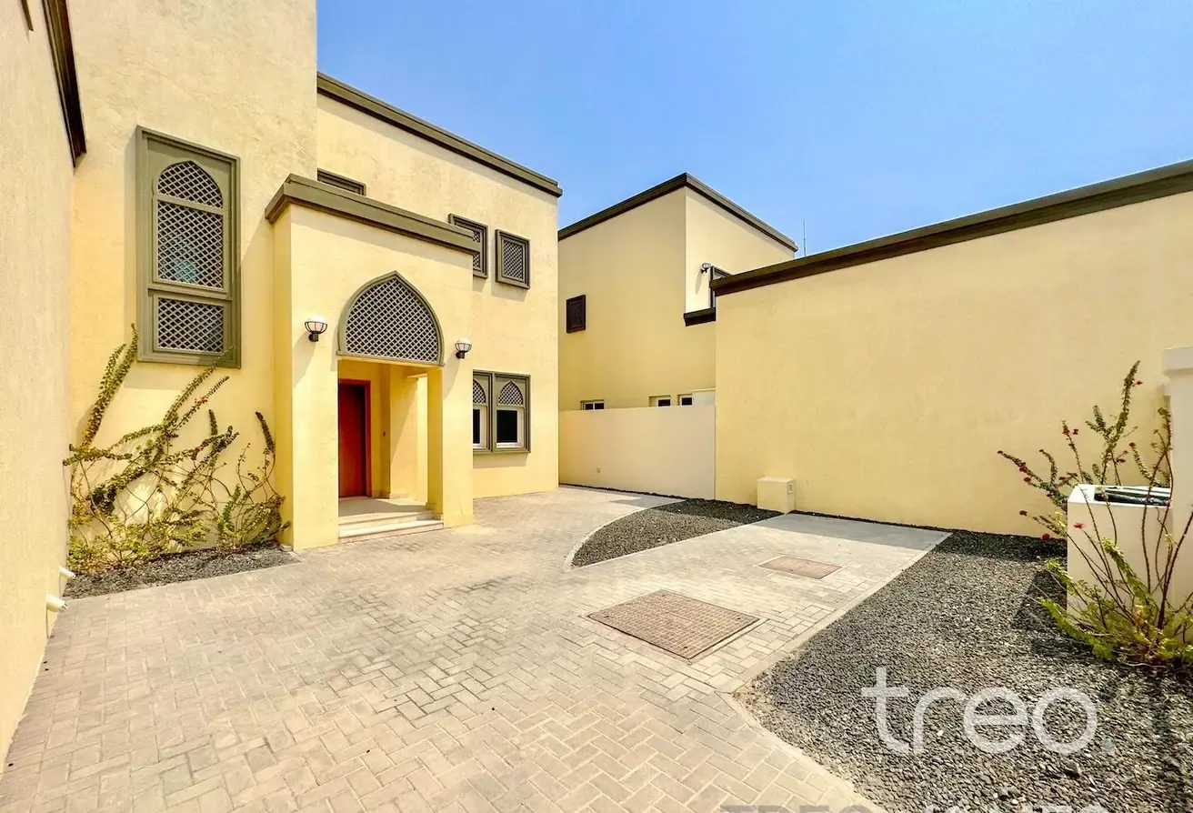 Quiet Location | Exclusive | 3 Bed Villa