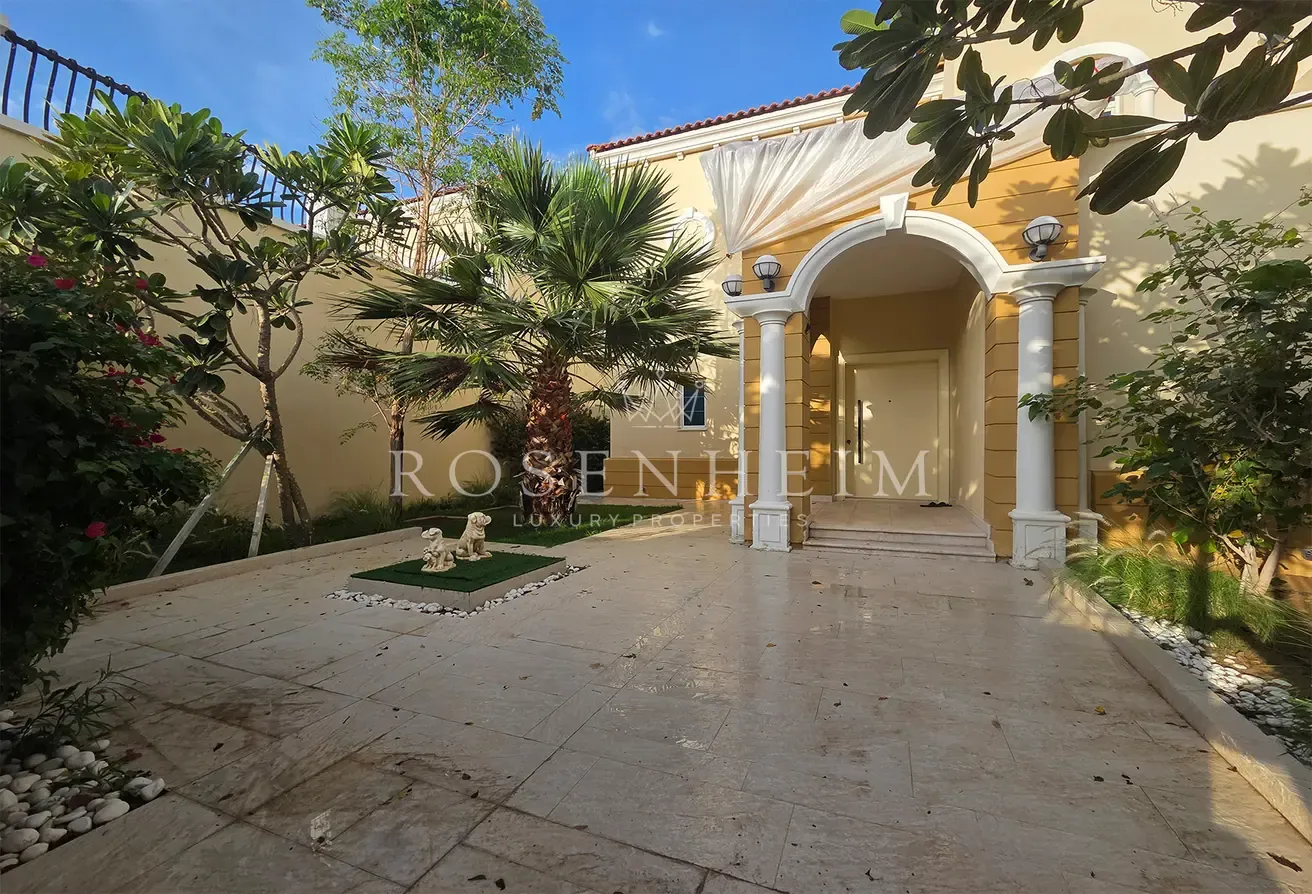 Single Row | Next To The Park | Stunning Garden