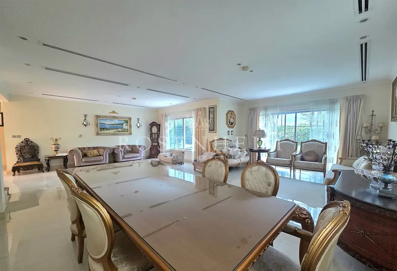 Single Row  |  Next To The Park  | Stunning Garden