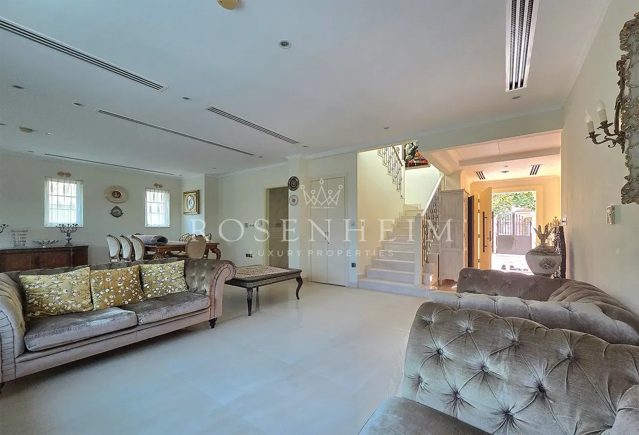 Single Row  |  Next To The Park  | Stunning Garden