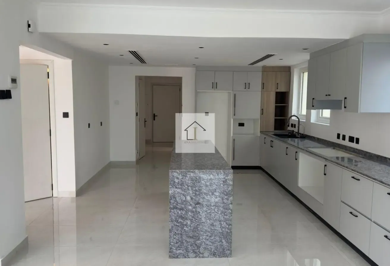 SINGLE ROW | RENOVATED | READY TO MOVE