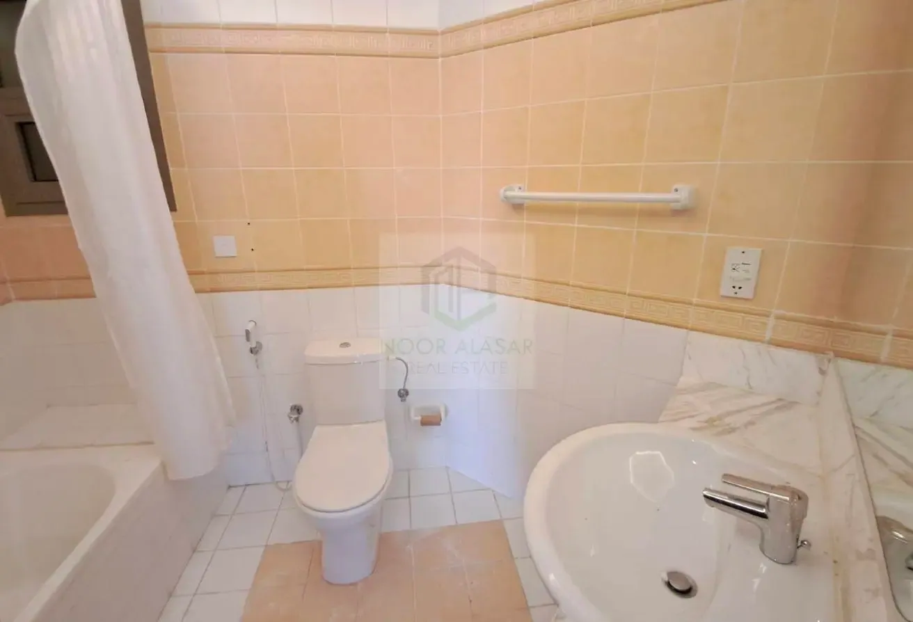 LUXURIOUS 2BHK APARTMENT CLOSE TO METRO JUST 85K