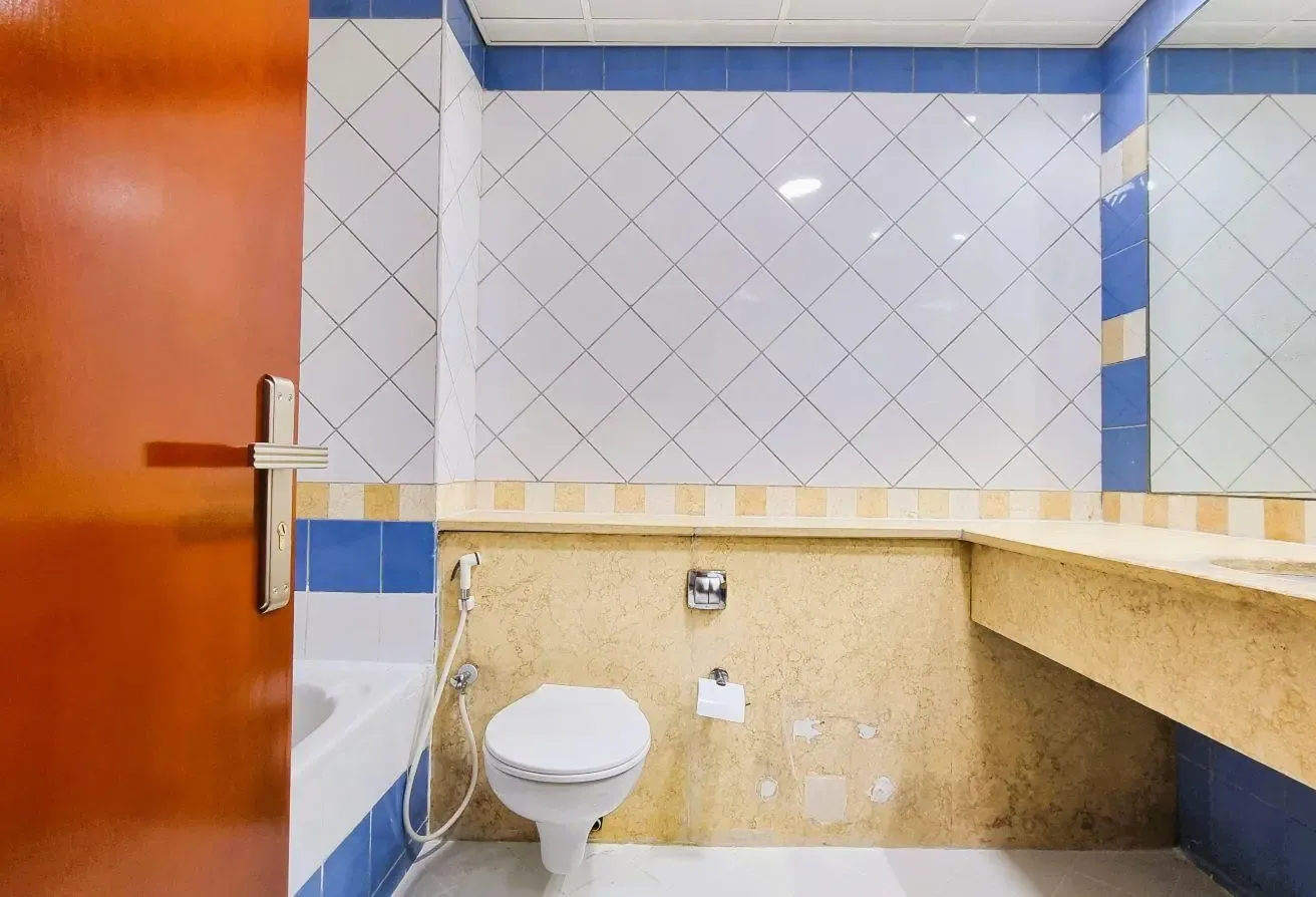 HUGE 2 BEDROOM- OPP ABUHAIL PARK