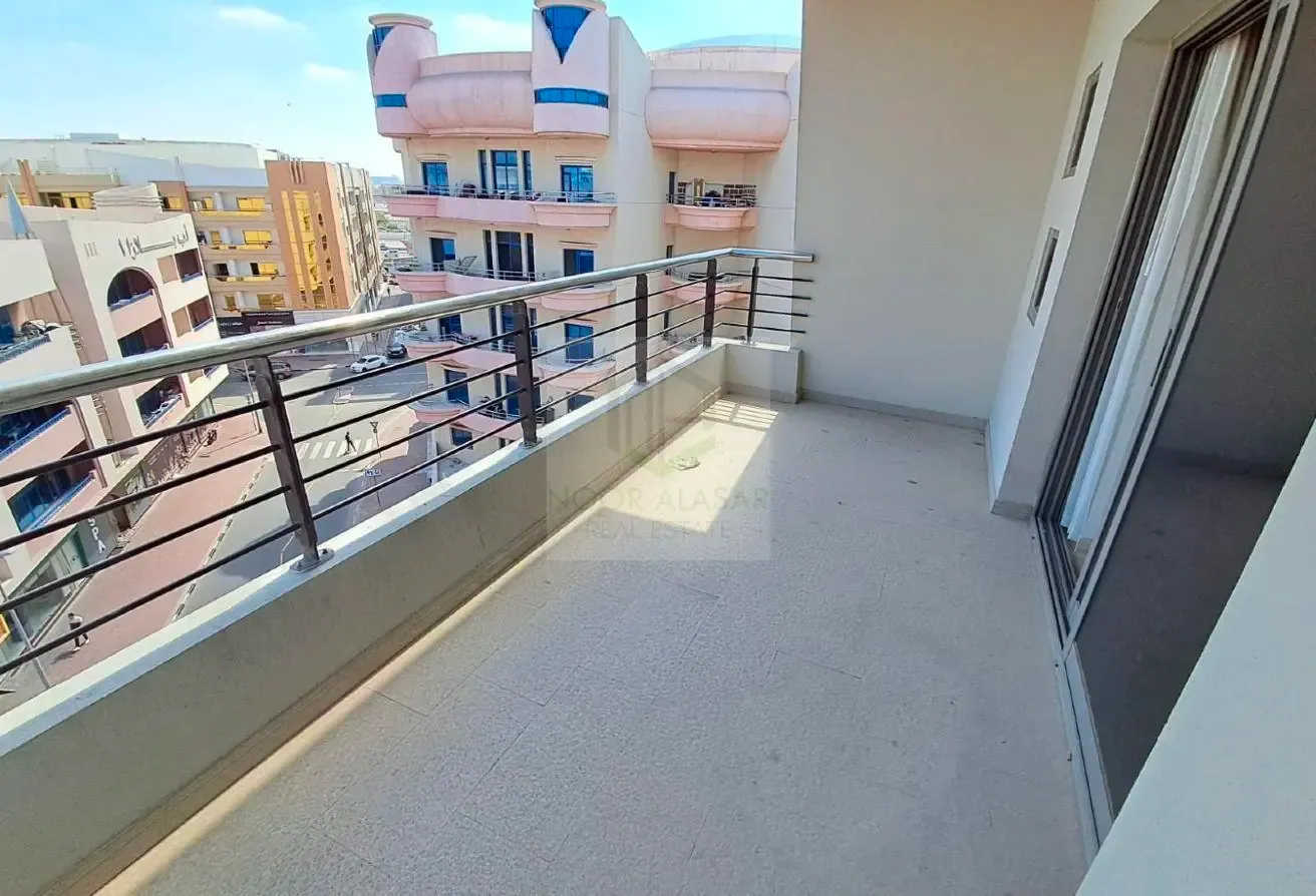 HOT DEAL SPACIOUS 2BHK CLOSE TO METRO IN JUST 80K