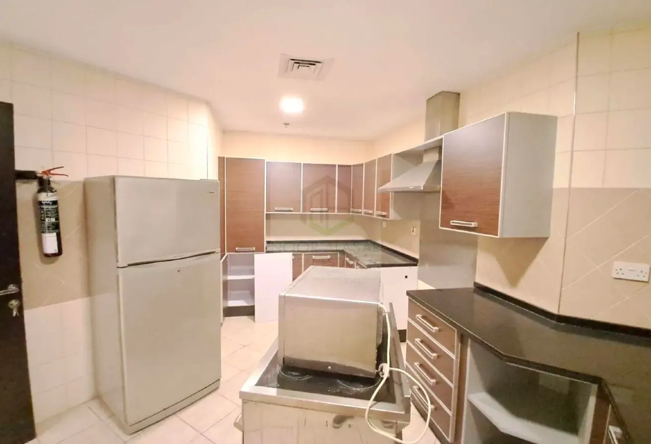 HOT DEAL SPACIOUS 2BHK CLOSE TO METRO IN JUST 80K