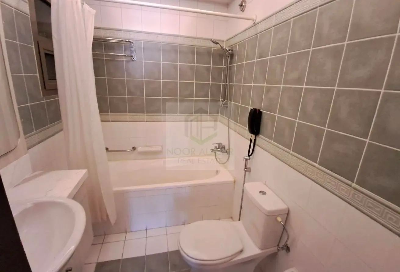 FURNISHED | NEAR METRO | 4 CHQ | FOR FAMILY