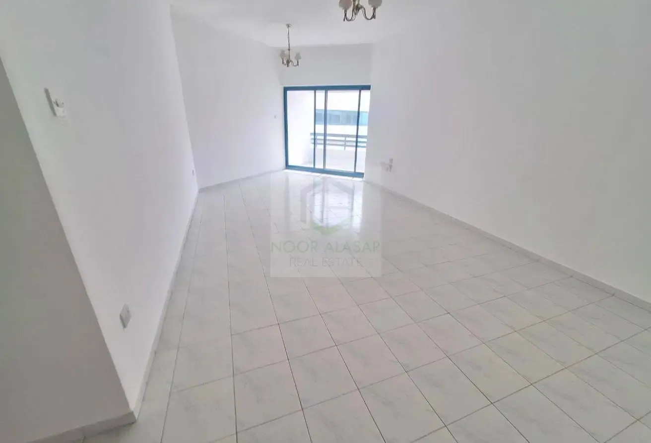 SPACIOUS 2BHK APARTMENT NEAR TO METRO JUST 75K
