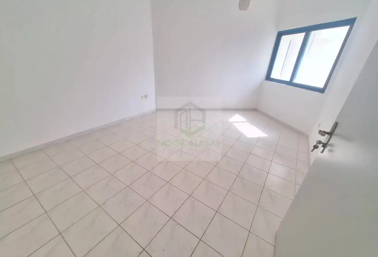 SPACIOUS 2BHK APARTMENT NEAR TO METRO JUST 75K
