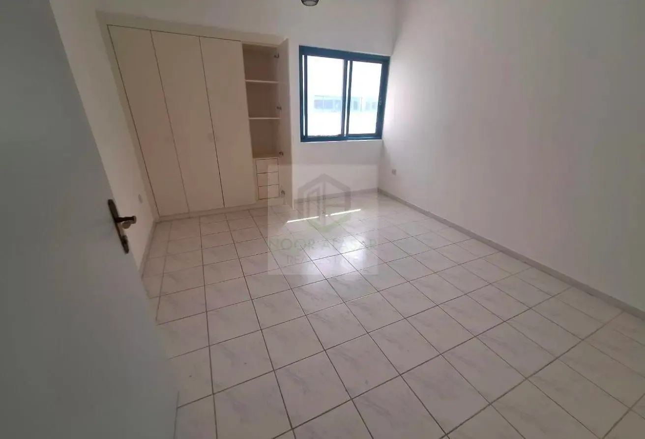 SPACIOUS 2BHK APARTMENT NEAR TO METRO JUST 75K