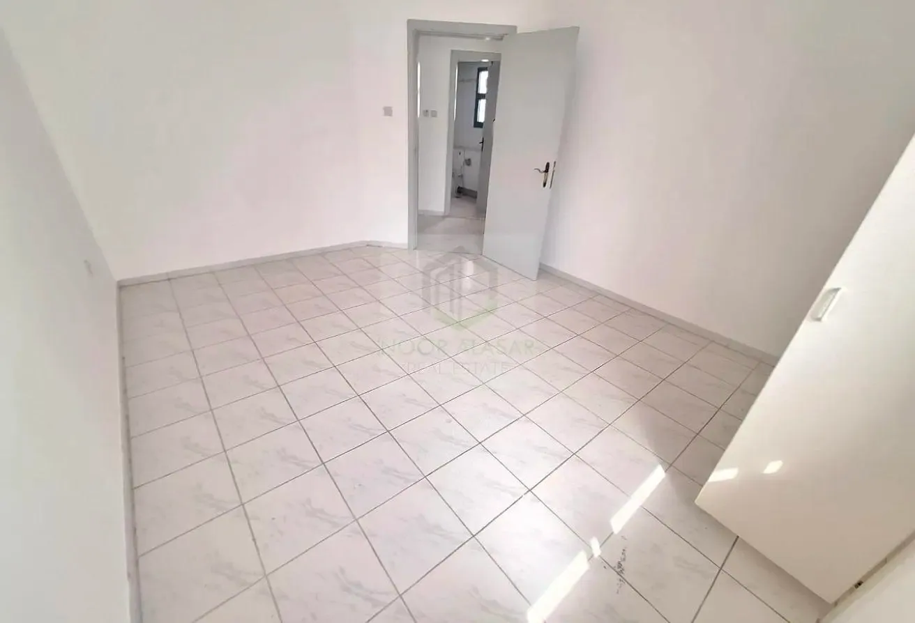 SPACIOUS 2BHK APARTMENT NEAR TO METRO JUST 75K